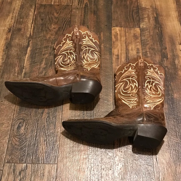 ARIAT BOOTS - Picture 3 of 6